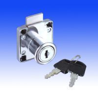 美力高五金制品廠-高要市金利鎮(zhèn)星西工業(yè)區(qū)-專(zhuān)業(yè)生產(chǎn)抽屜鎖、側(cè)面鎖、正面鎖、回爪螺母、麻雀臺(tái)、煙灰缸、七字吸盤(pán)板托系列-產(chǎn)品展廳